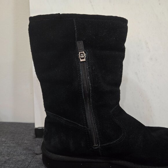 UGG Australia Worn ONCE Black Suede Sherling INNER Excellent Condition Size 5 - Picture 6 of 8